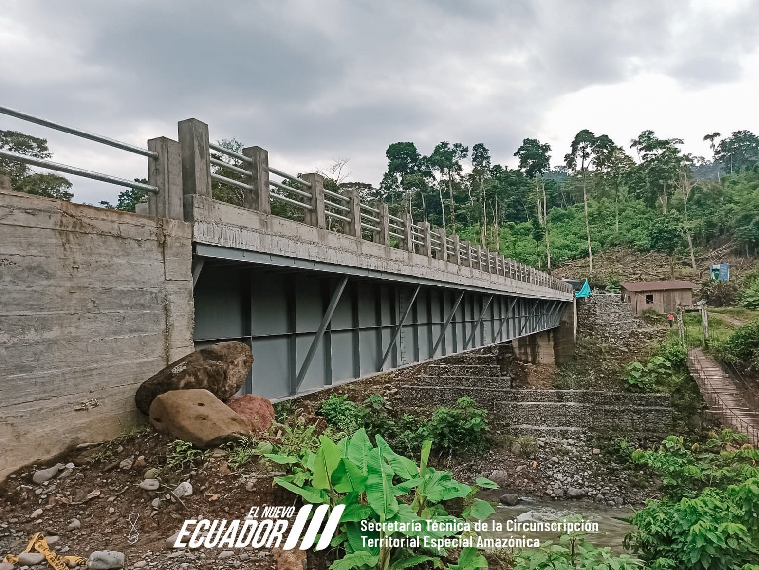 99% de avance en el puente sobre el río Pucuno